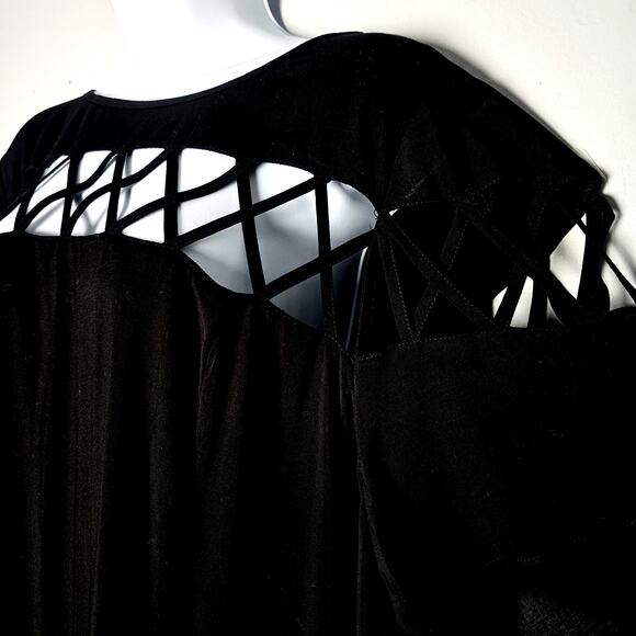 Torrid Black Lattice Shoulder Short Sleeve Midi Dress 2X Rayon LBD Holiday Party - Picture 2 of 8